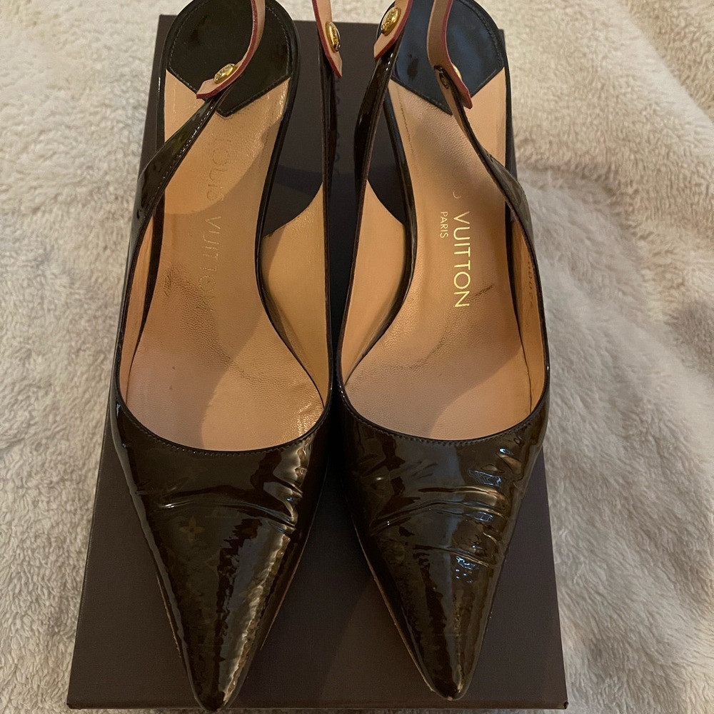 Authentic Louis Vuitton Closed Toe Heels Size 36